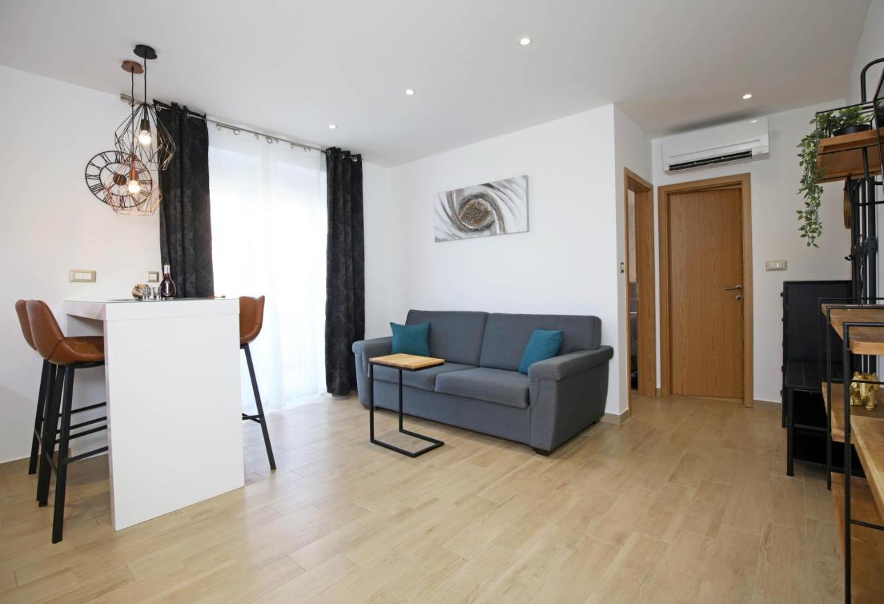 Apartment Tonka Šibenik Exteriör bild